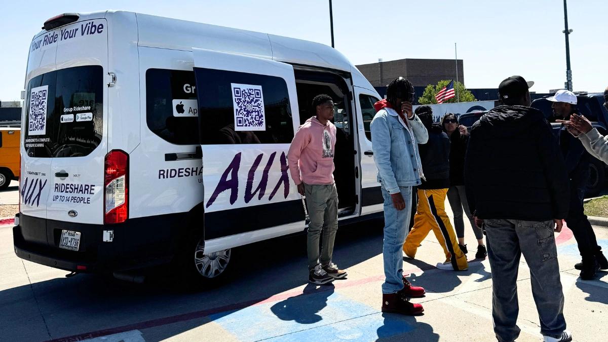 A-Safer-Way-to-Move-in-Groups