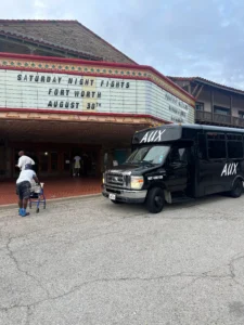 Aux Black Party bus