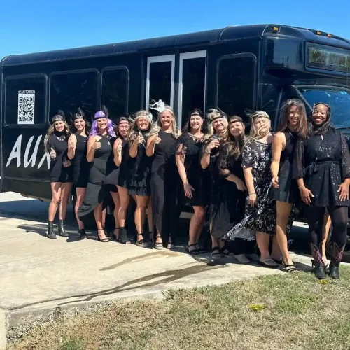 Passengers-smiling-and-taking-photos-1-scaled (1)